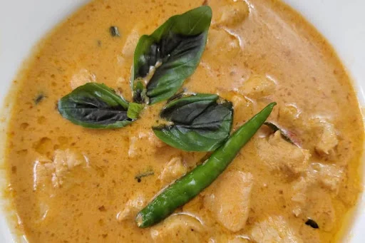 Chicken Thai Red Curry With Steamed Rice