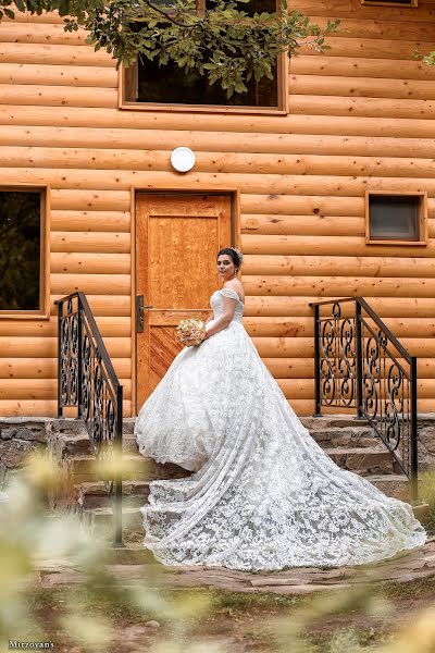 Fotógrafo de casamento Vazgen Mirzoyan (mirzoyan). Foto de 1 de setembro 2019