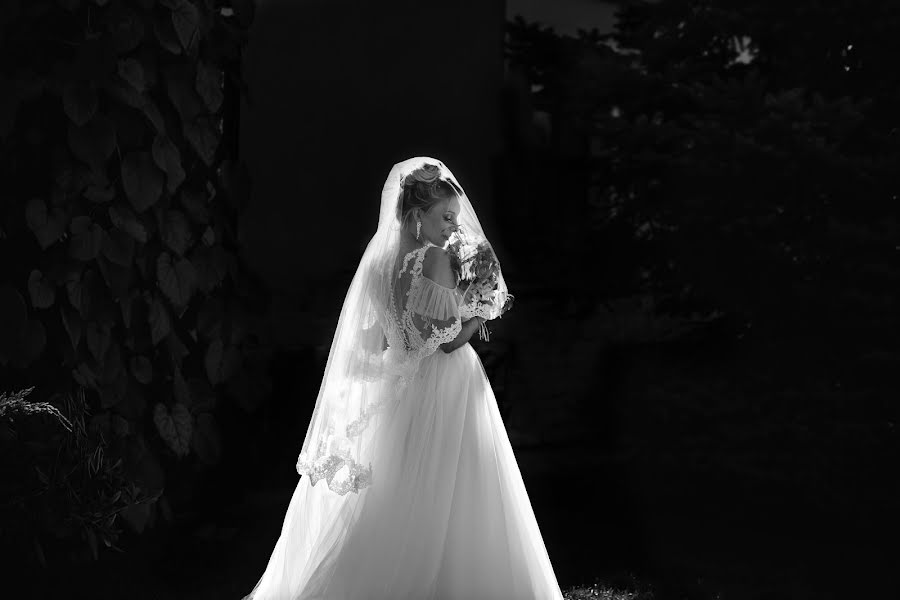 Wedding photographer Irina Mikhnova (irynamikhnova). Photo of 8 June 2019