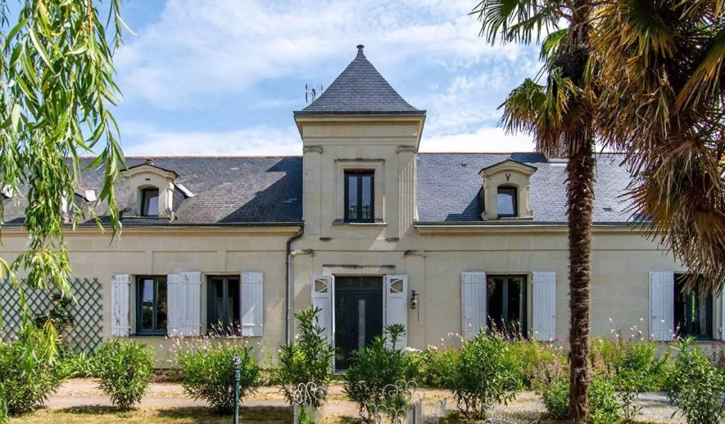 House with terrace Varennes-sur-Loire