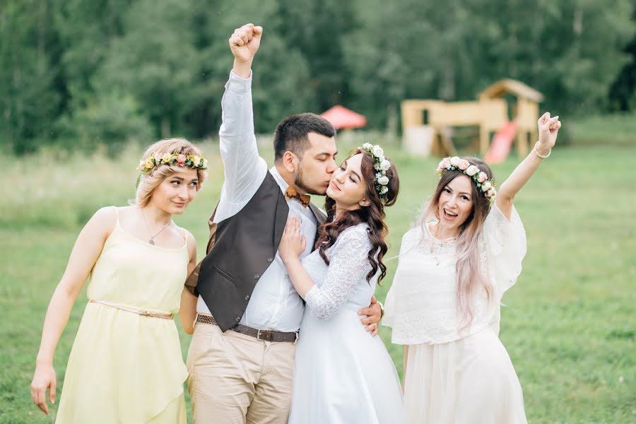 婚禮攝影師Elya Minnekhanova（elyaru）。2017 8月27日的照片