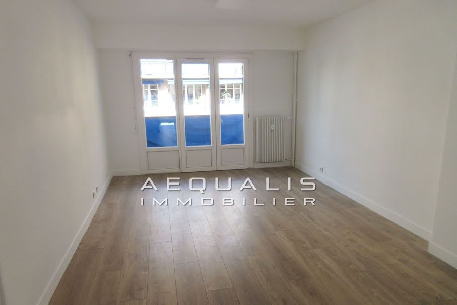 Vente appartement 3 pièces 54 m² à Saint-Laurent-du-Var (06700), 235 000 €