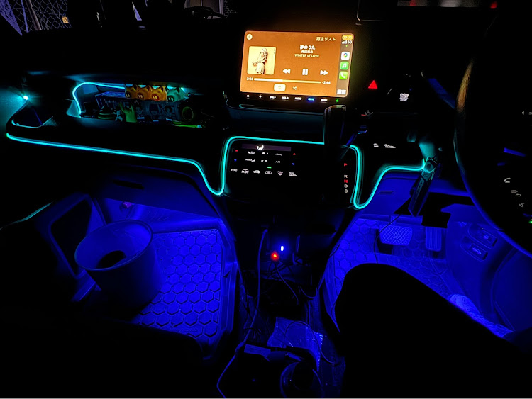 ステップワゴンスパーダのRP-HTK・リフレクターフィルム・アンビエントライト・ステップワゴンスパーダに関するカスタム事例の投稿画像5枚目