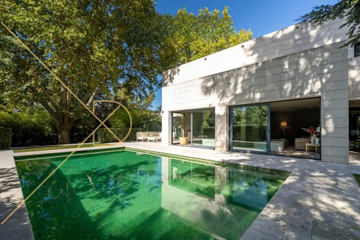 House with pool and terrace 3