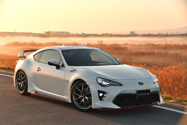 86の目指せPickUpCars・BBS・ホイール&タイヤ交換・コロナが早く終息しますように・日の出と愛車に関するカスタム事例の投稿画像2枚目