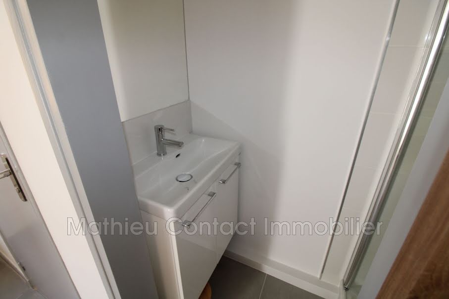 Location meublée appartement 1 pièce 15.91 m² à Nimes (30000), 475 €