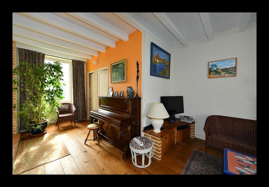 Vente maison 8 pièces 171 m² à Surgères (17700), 294 000 €