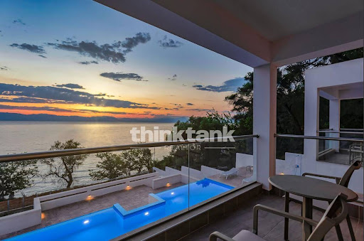 Villa avec piscine en bord de mer 3