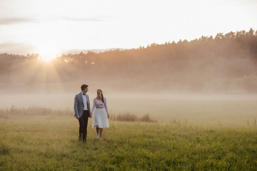 Jurufoto perkahwinan Juliane Kaeppel (julianekaeppel). Foto pada 25 Januari 2022