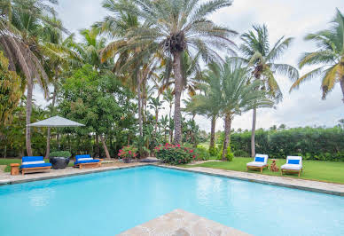 House with pool and terrace 3