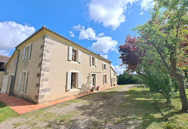 Maison avec piscine et jardin 17