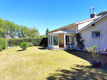 maison à Saint-Savin (33)