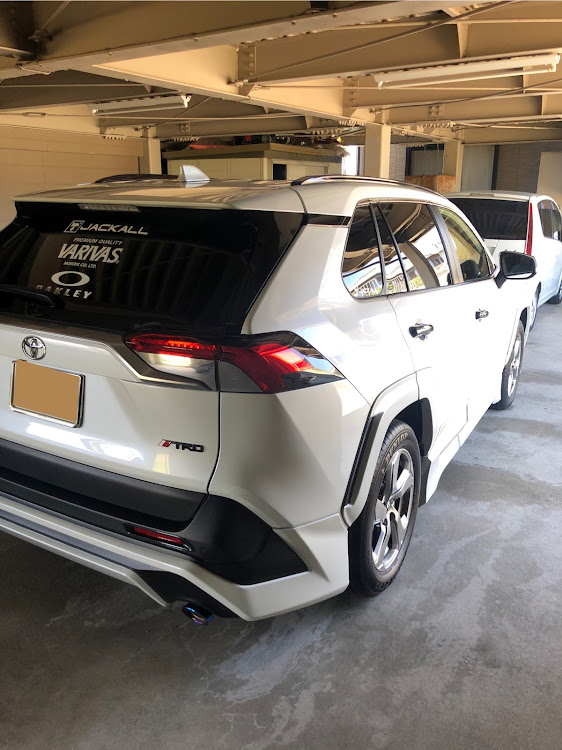 RAV4のフットペダル・ドアストライカーカバーに関するカスタム事例の投稿画像1枚目