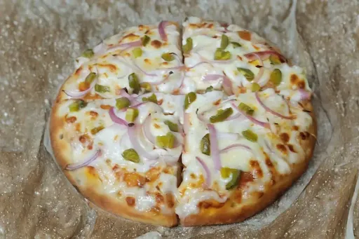 Cheese Onion And Jalapeno Pizza