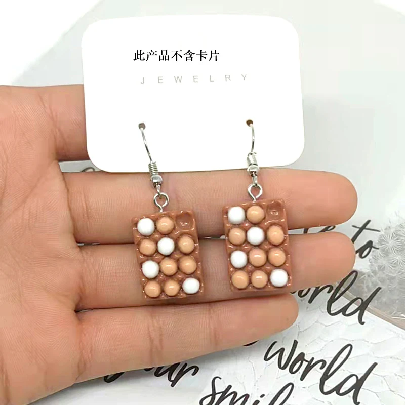 Leuke hars eierdop oorbellen Opbergen van sieraden in stijl en originaliteit Uniek cadeau Decoratieve blikvanger