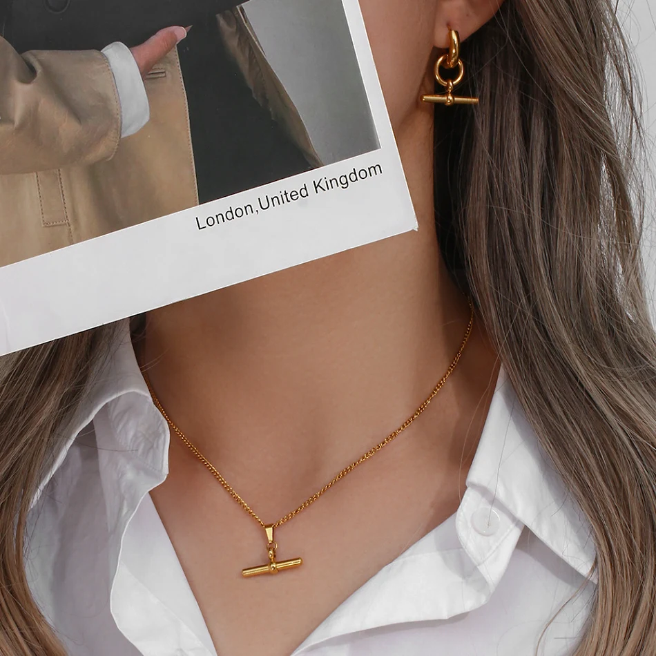 Boucles d'oreilles femme tendance personnalité Bijoux pour femmes qui souhaitent affirmer leur style unique et compléter leur tenue avec élégance.