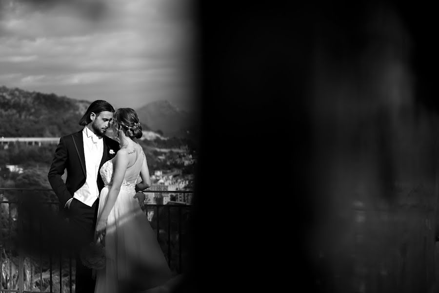 Fotógrafo de casamento Luigi Montoro (montorofotograf). Foto de 9 de maio 2023