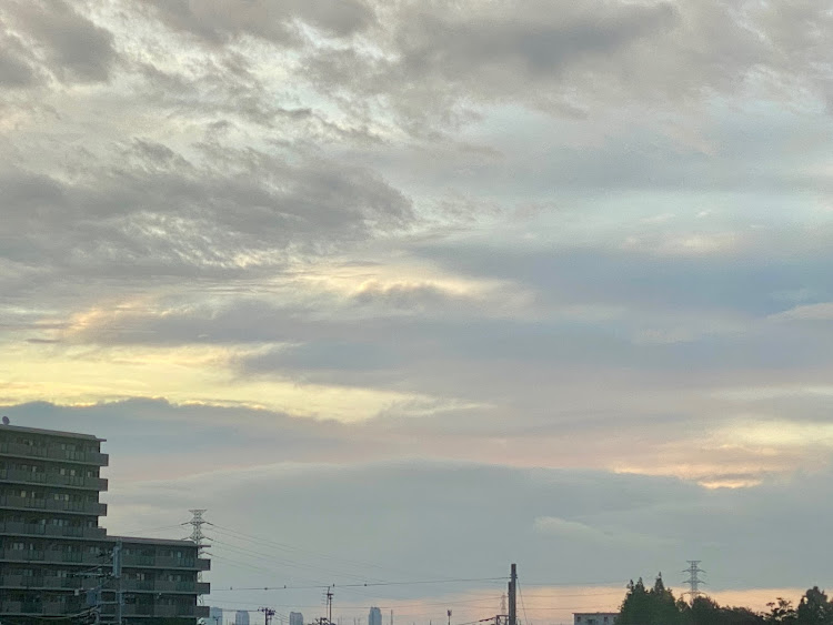 マーチの夜勤明けに・綺麗な雲に関するカスタム事例の投稿画像2枚目