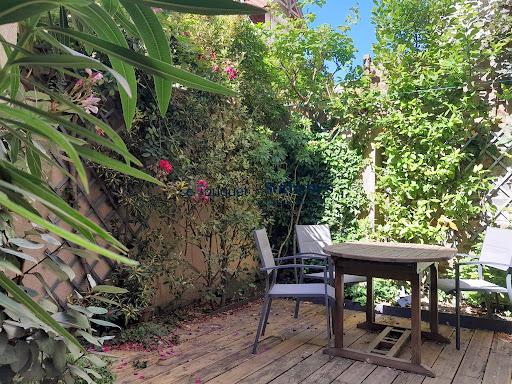 House with garden and terrace 2