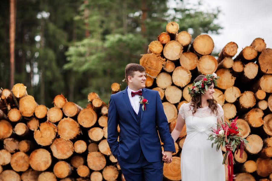 Hääkuvaaja Kseniya Shabanova (snajpersha). Kuva otettu 1. syyskuuta 2016