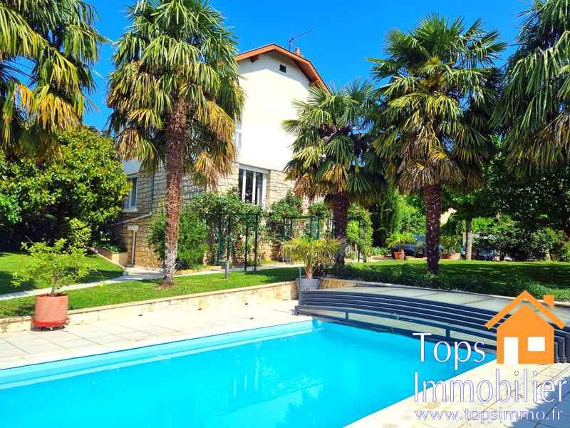 Vente maison 6 pièces 160 m² à Villefranche-de-Rouergue (12200), 333 000 €