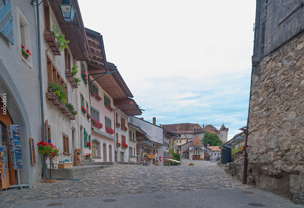 Viaje a Suiza, un pequeño bocado en 14 días - Blogs de Suiza - GRUYÈRES, CHATEAU DE CHILLON, MONTREUX-VEVEY (BARCO), FRIBURGO (1)