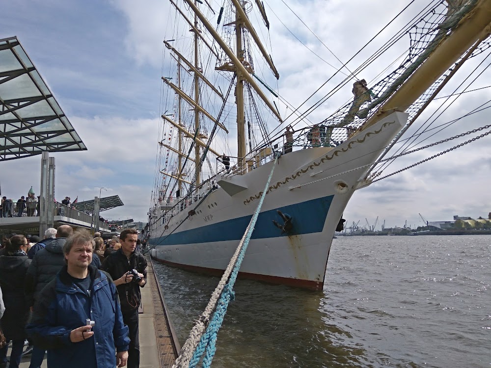 Гамбург. День порта 06.05.2017. Парусники "Мир" и "Крузенштерн".