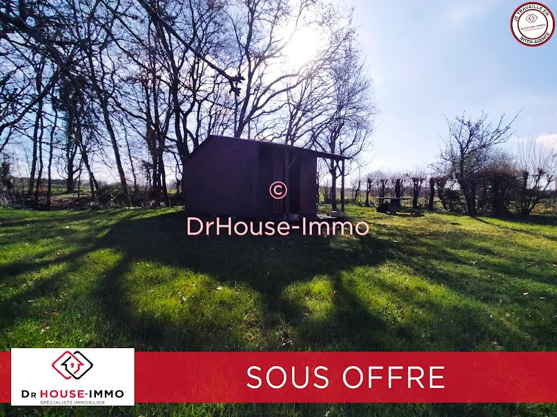 Vente terrain  2580 m² à Saint-Pierre-de-Maillé (86260), 34 000 €