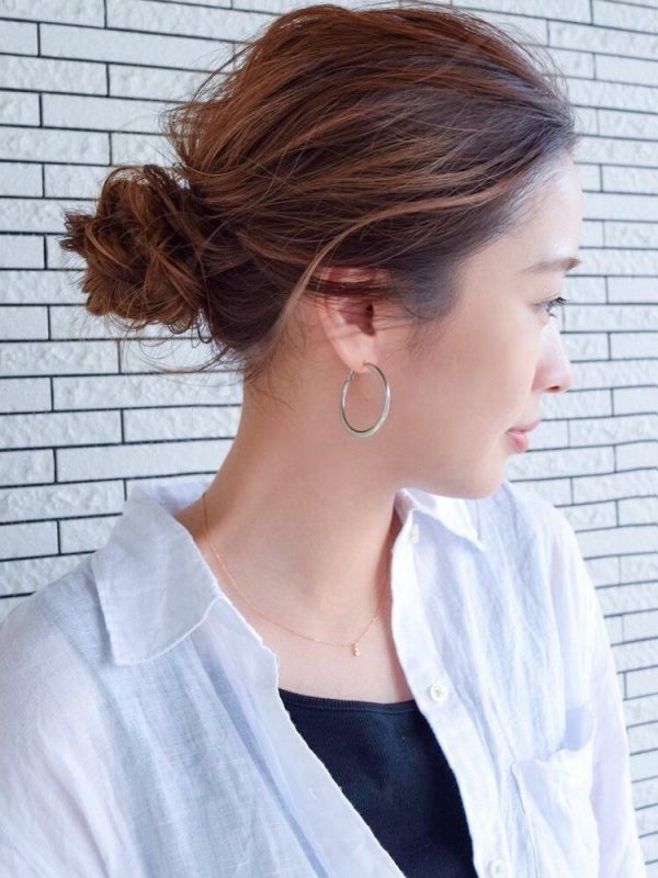 お仕事の日はまとめ髪できっちり感を ミディアムヘアの簡単アレンジをご紹介 Trill トリル