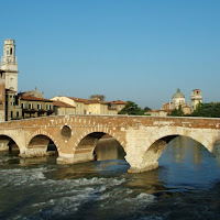 Ponte Pietra  Verona di 