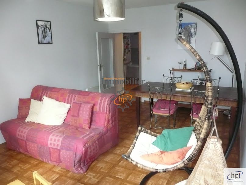 Location  appartement 3 pièces 76 m² à Saint-Affrique (12400), 588 €