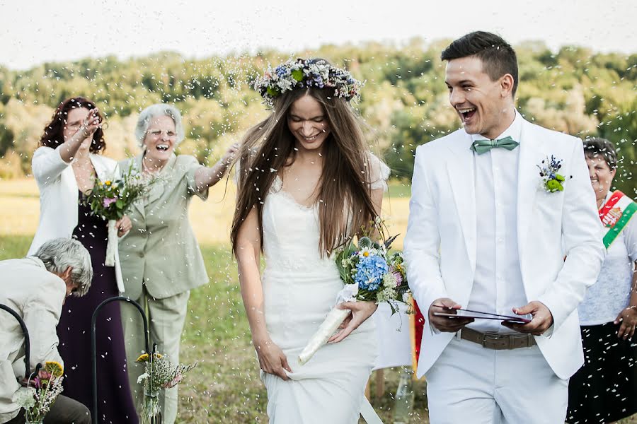 Fotógrafo de casamento Endre Birta (birtafoto). Foto de 5 de abril 2019