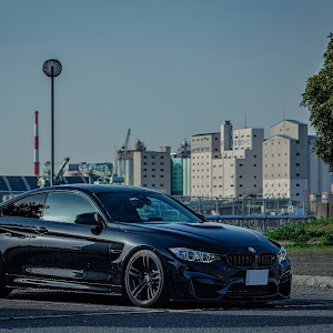 M4 クーペ F82