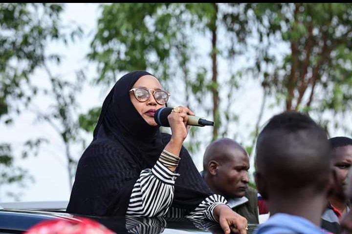 Faiza Deka Jamaa addressing residents of Suna East on Thursday, August 4,2022.