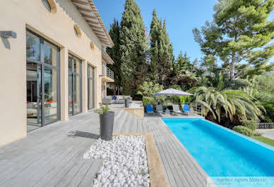 Villa avec piscine et terrasse 10