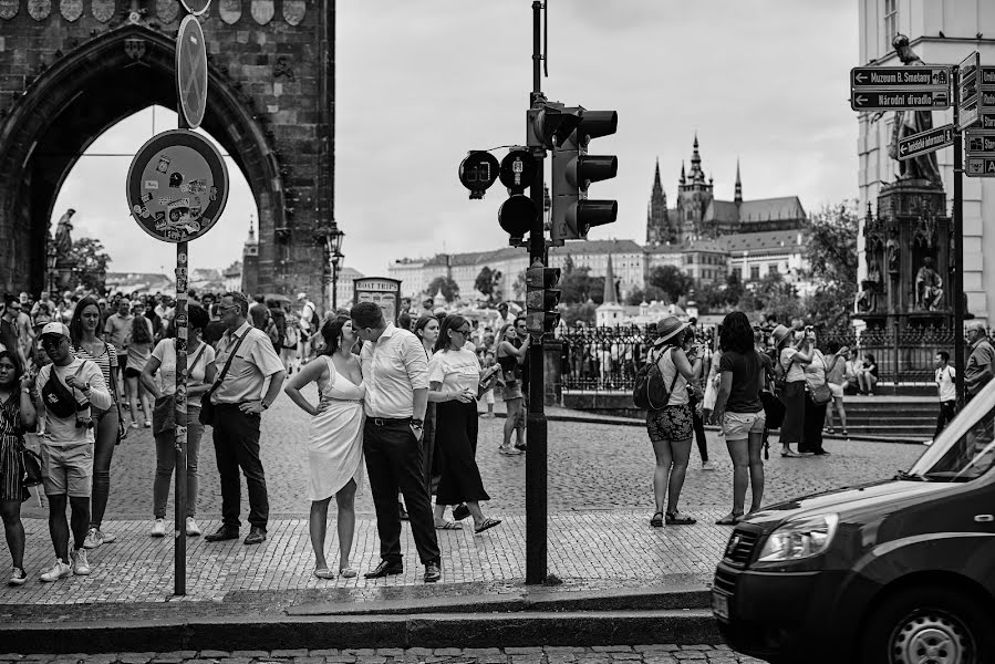 Hääkuvaaja Marcin Bogulewski (galeriaobrazu). Kuva otettu 6. marraskuuta 2019