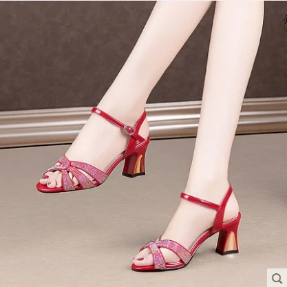 Women's Rhinestone Word Strap Sandals Low Heel Toe Patent Leather Fashion Shoes Comfortable & Stylish