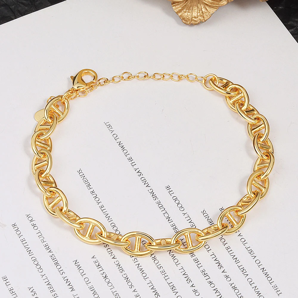 Title 5, Bracelet avec personnage japonais de nez de coc...
