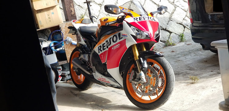 その他のCBR1000RR・SC59・学園祭・祭り・冷凍食品に関するカスタム事例の投稿画像1枚目