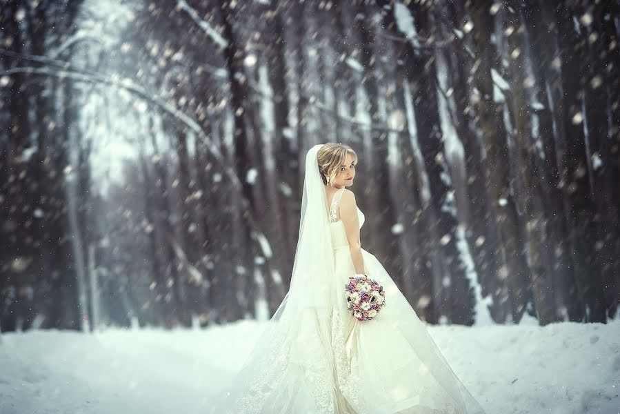 Fotógrafo de bodas Aleksandr Larshin (alexfotolove). Foto del 13 de febrero 2017