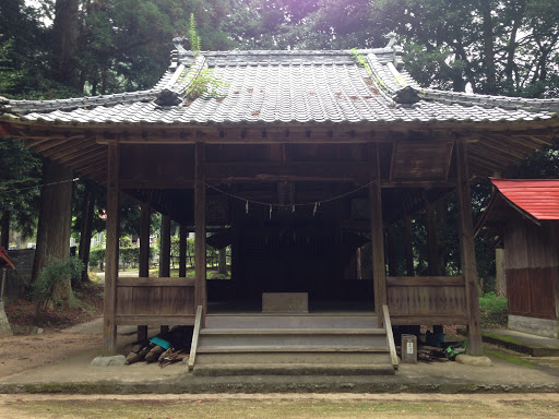 諏訪神社本堂