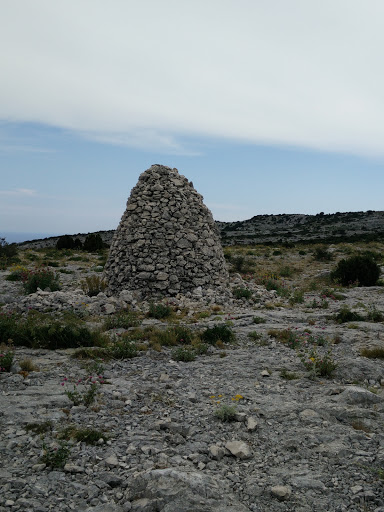 Le Cairn Géant De L'Esteret