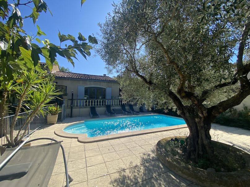 Vente villa 7 pièces 171 m² à Avignon (84000), 472 000 €