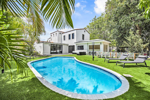 House with pool 1