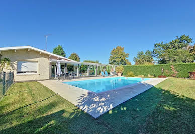 House with pool and terrace 3