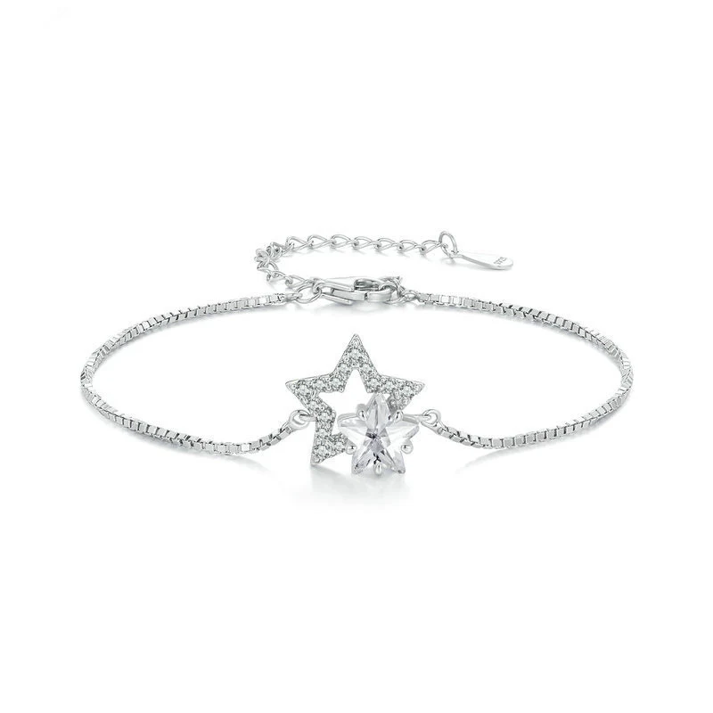Title 2, Pulseira com pingente de estrela de cinco ponta...