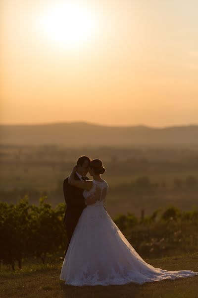 Fotógrafo de casamento Lóránt Kiss (lorantkiss). Foto de 30 de novembro 2019