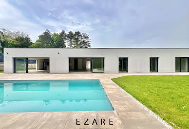 House with pool and terrace 12