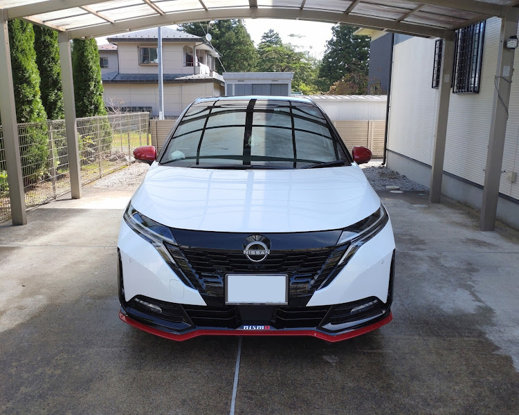 ノート オーラの不具合発見・シールに萎える・ニスモ・GR・DB22に関するカスタム事例の投稿画像1枚目