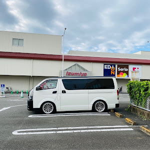 ハイエースバン TRH200V